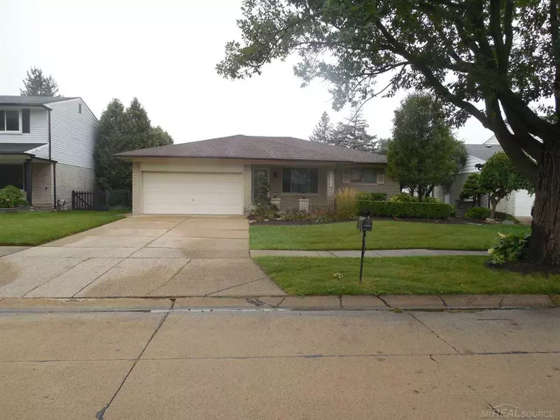 35553 Rainbow Dr, Sterling Heights, MI 48312