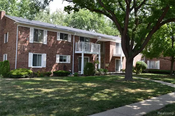 Clinton Township, MI 48038 5438,42241 TODDMARK LN APT 129