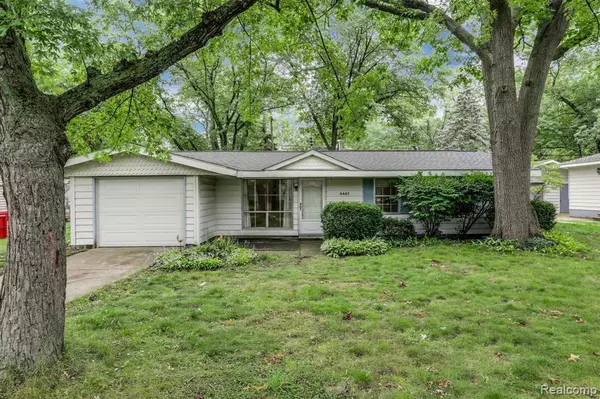 4447 CEDAR Avenue, West Bloomfield, MI 48323 1111