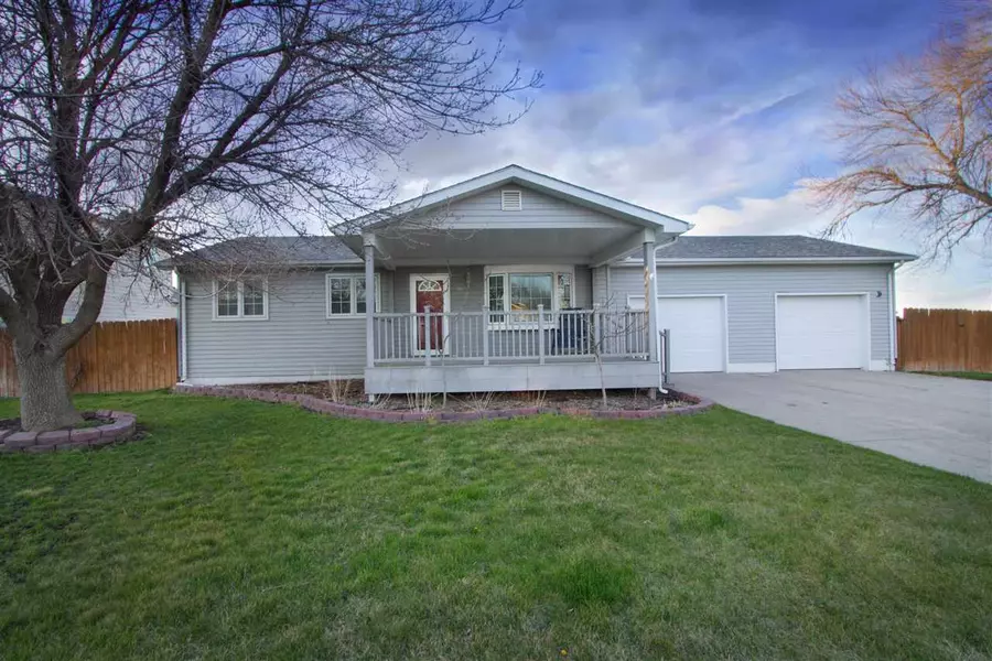 90 W Tyler Drive, Elm Creek, NE 68836