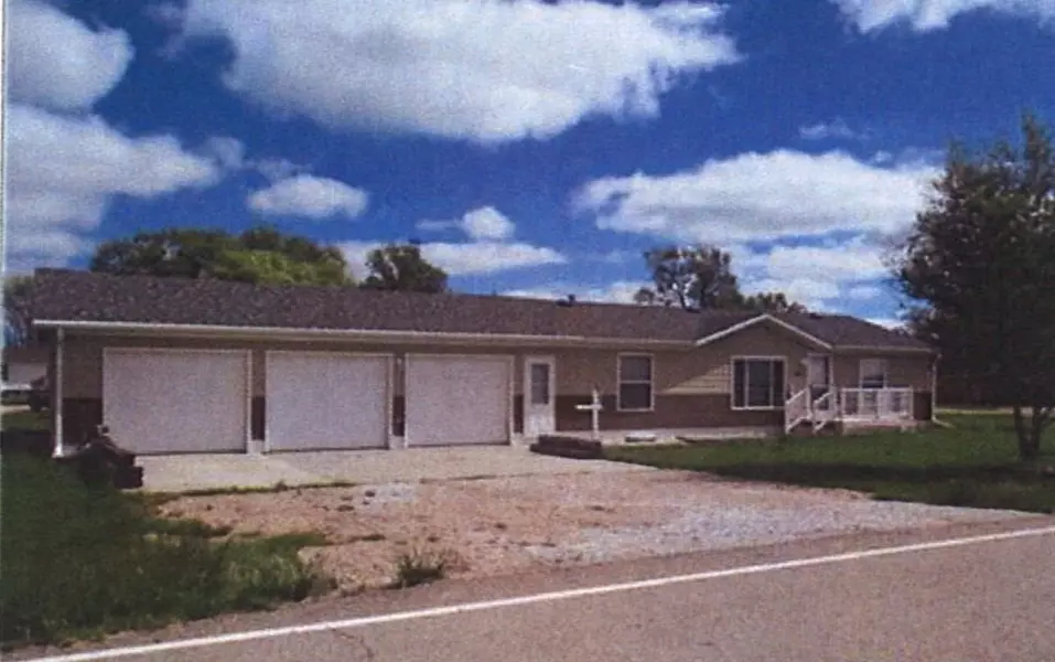 420 W Clark Avenue, Elm Creek, NE 68836