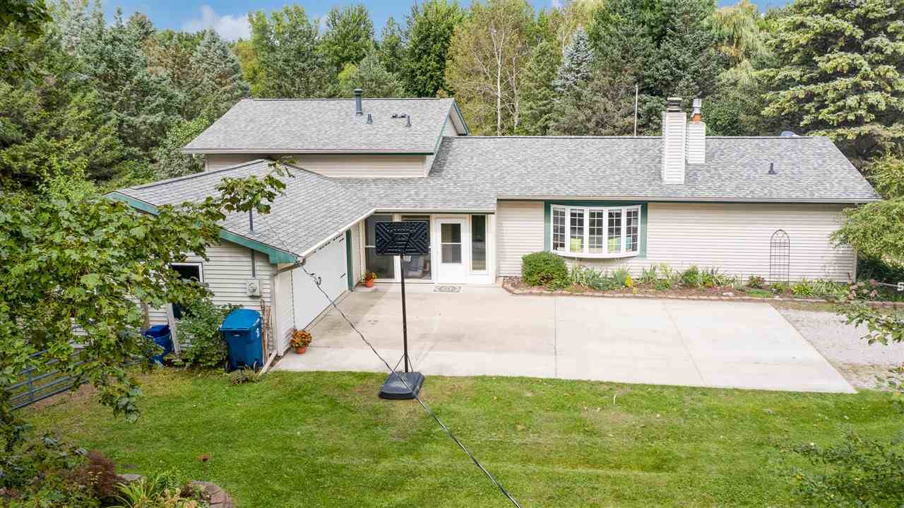 2219 E Tittabawassee Rd, Hemlock, MI 48626