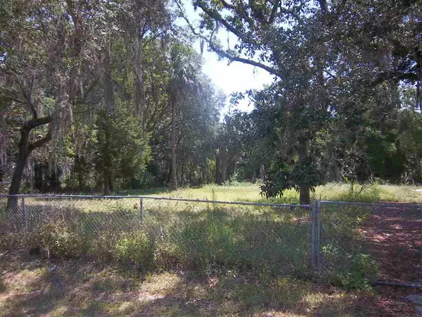 Interlachen, FL 32148,446 S CR 315