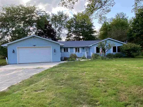 4515 N island, Sanford, MI 48657