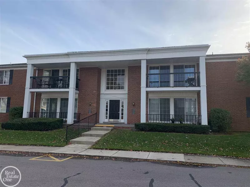 1024 Woodbridge, Saint Clair Shores, MI 48080