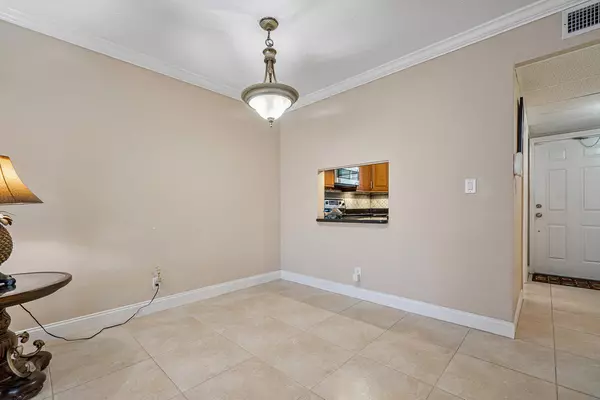 Boca Raton, FL 33431,400 NE 20th ST B204