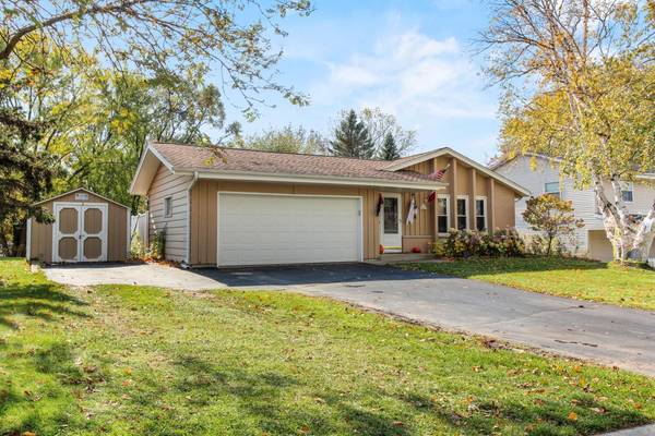 N70W23777 Oakcrest Rd, Sussex, WI 53089