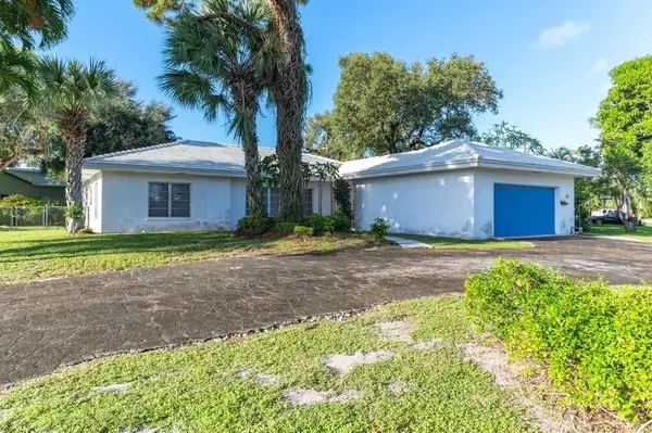 Boca Raton, FL 33486,299 NW 10th CT