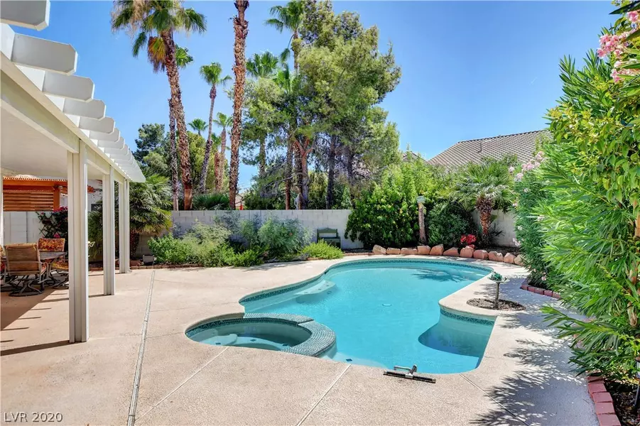 38 Desert Dawn Lane, Henderson, NV 89074