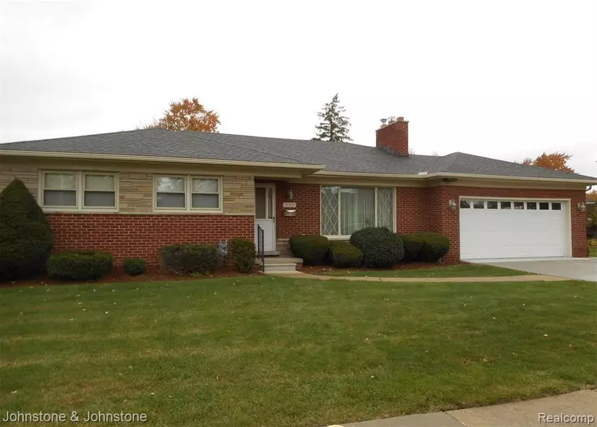 19919 HELEN Avenue, Harper Woods, MI 48225 1703