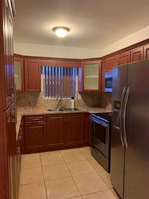 Miramar, FL 33023,2120 De Soto DR