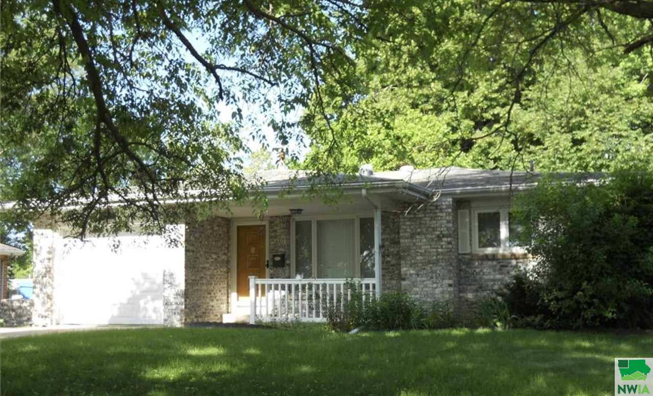 229 Catalina Ave, Vermillion, SD 57069