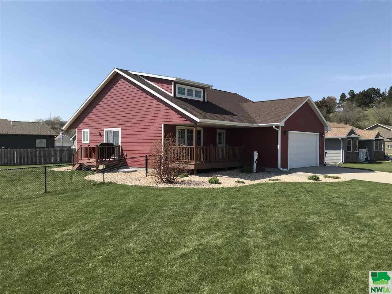 1037 Natalie Court, Vermillion, SD 57069