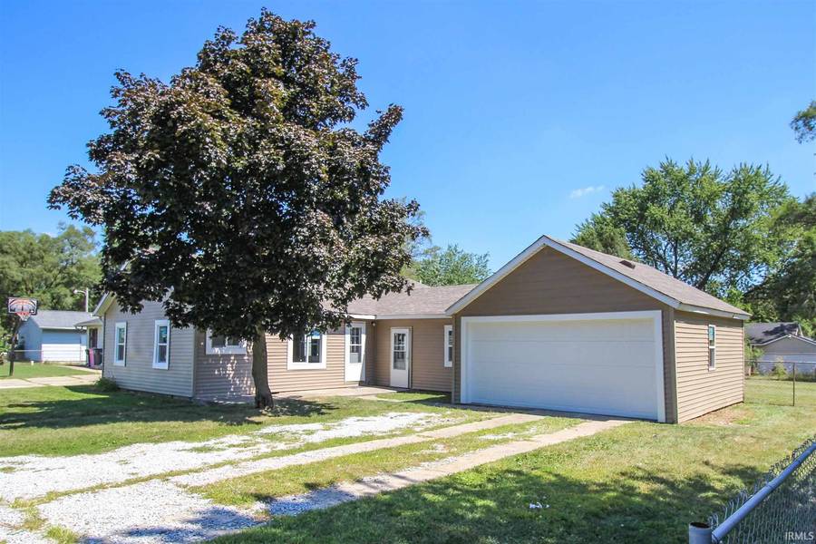 52750 Helmen Road, South Bend, IN 46637-3217