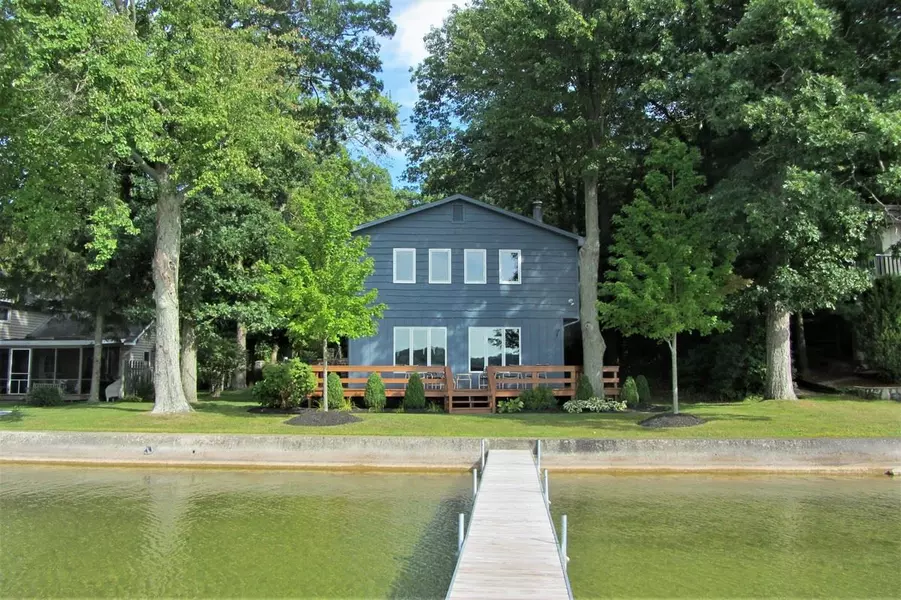 398 E Clear Lake Drive, Fremont, IN 46737