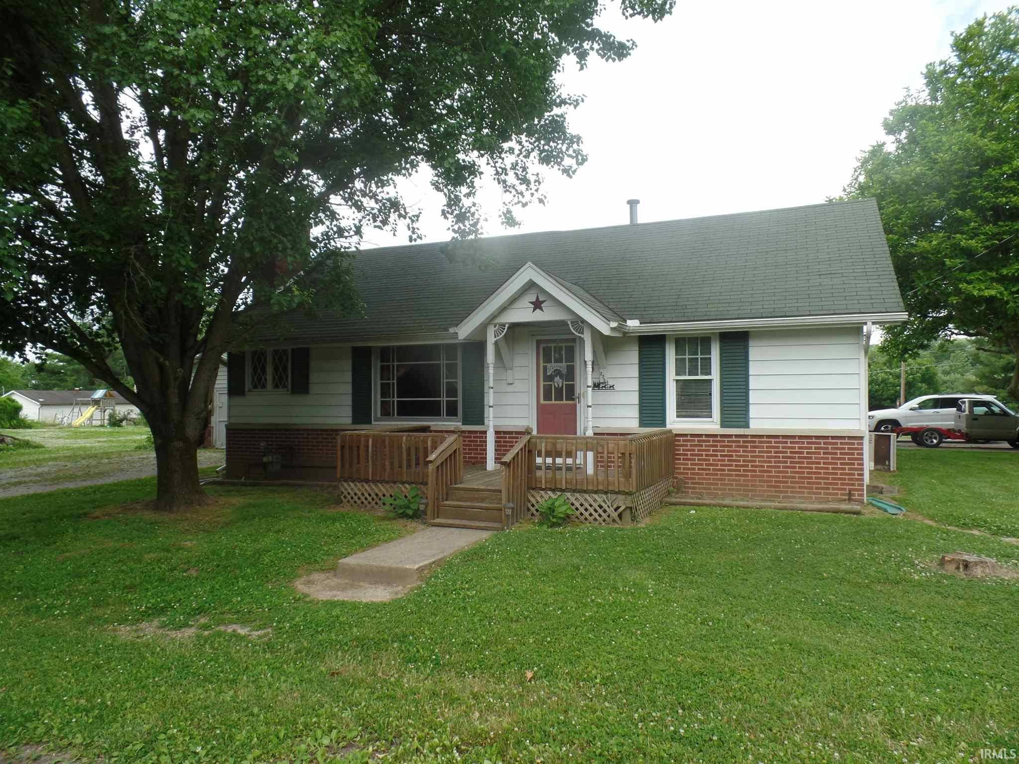 220 12th Street, Bloomfield, IN 47424