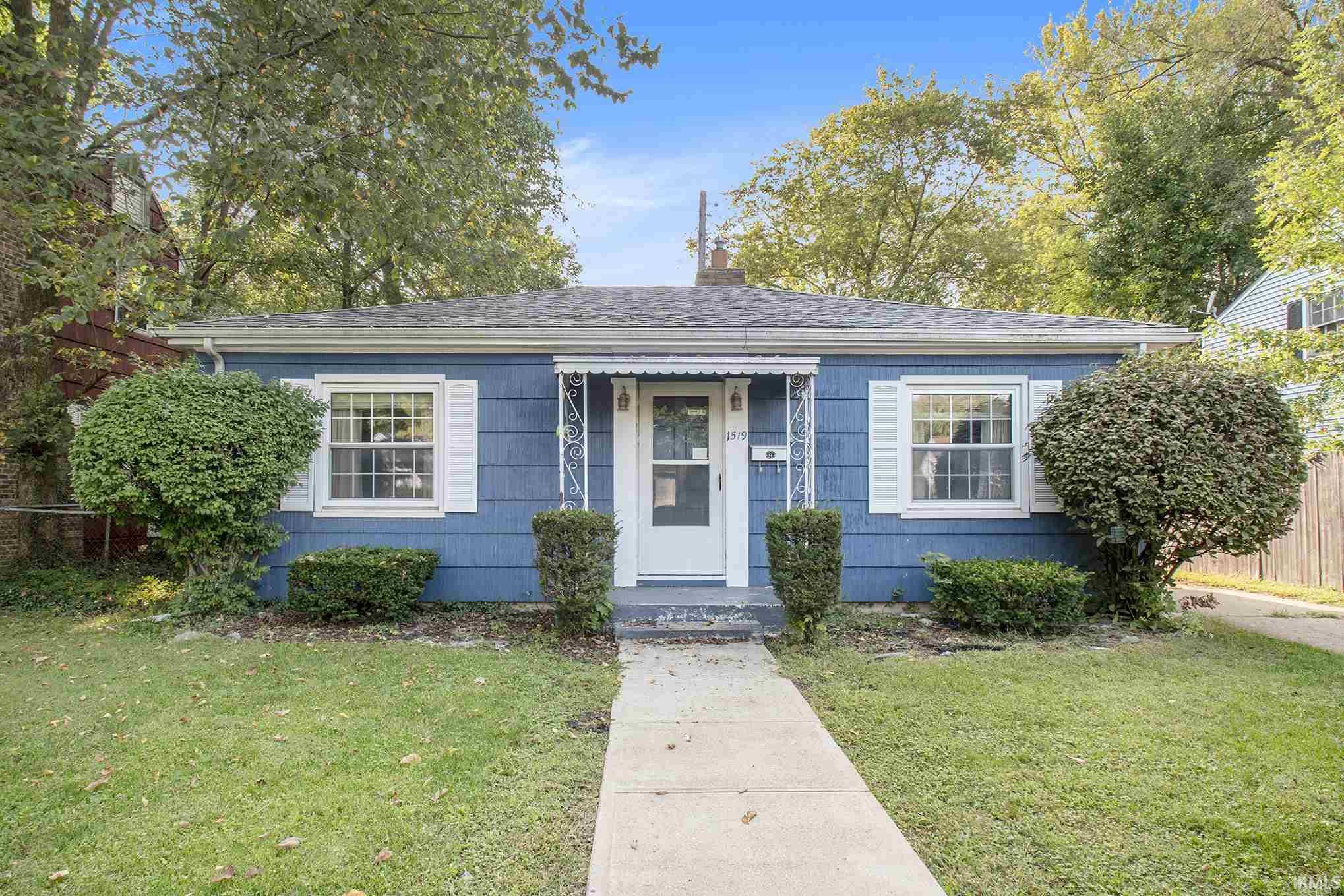 1519 College Street, South Bend, IN 46628-3069