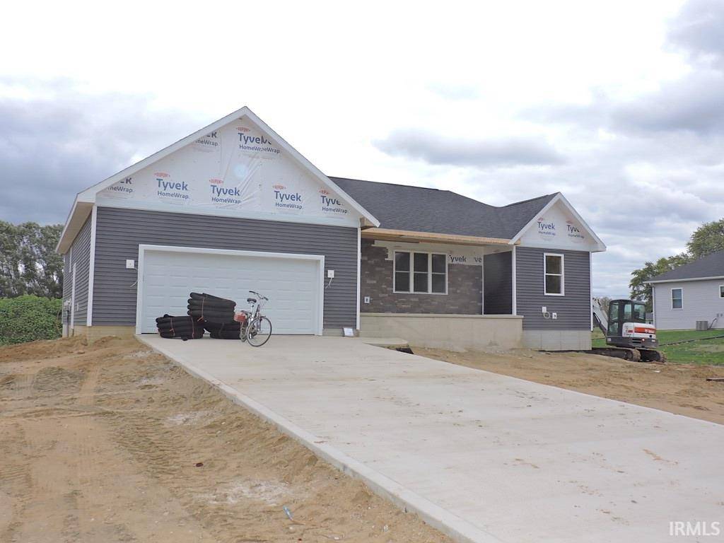 1595 N Berkshire Drive, Shipshewana, IN 46565