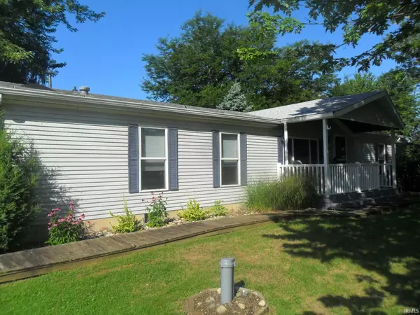 10686 N C Road, Kendallville, IN 46755