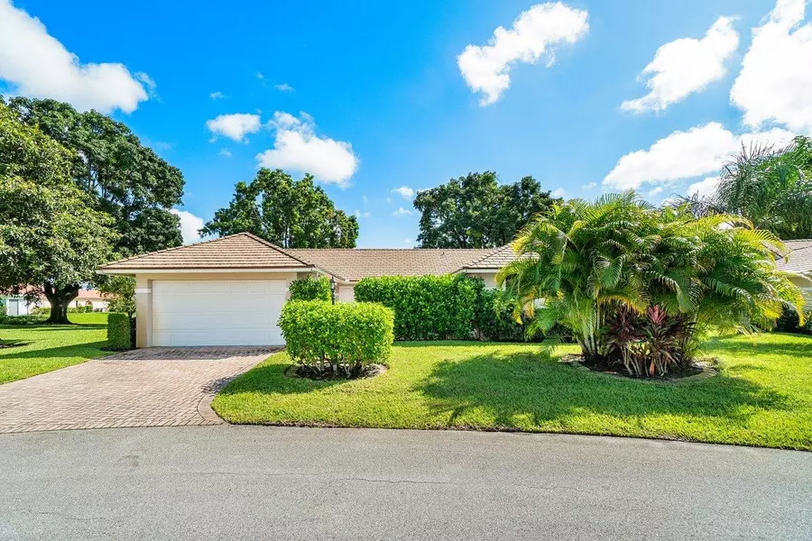 3 Garden DR, Boynton Beach, FL 33436