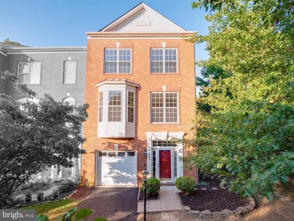 13080 PARK CRESCENT CIR, Herndon, VA 20171