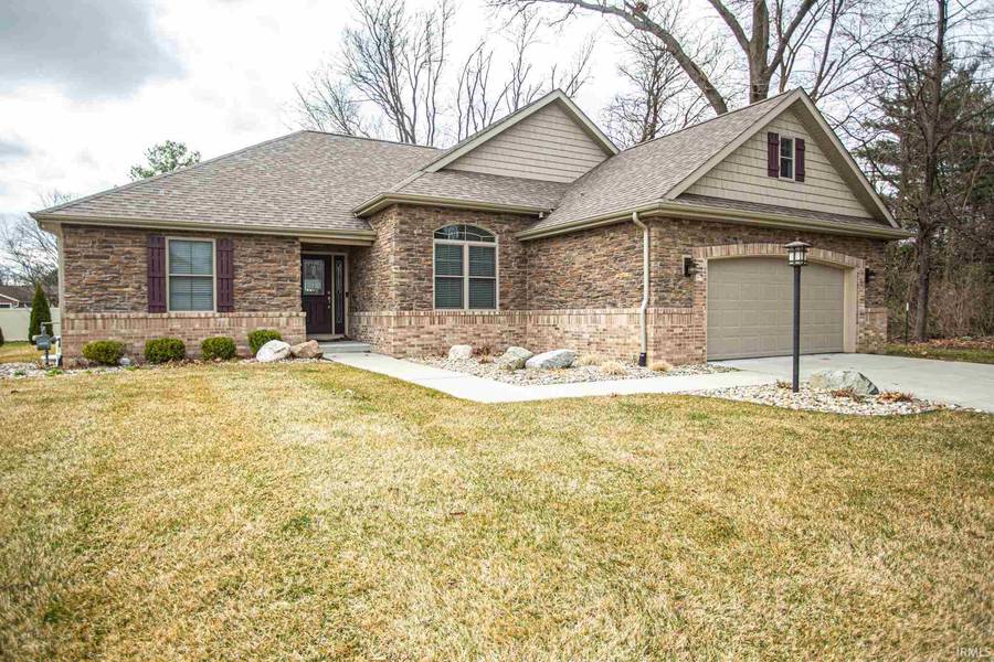 52511 Lucas Drive, Granger, IN 46530