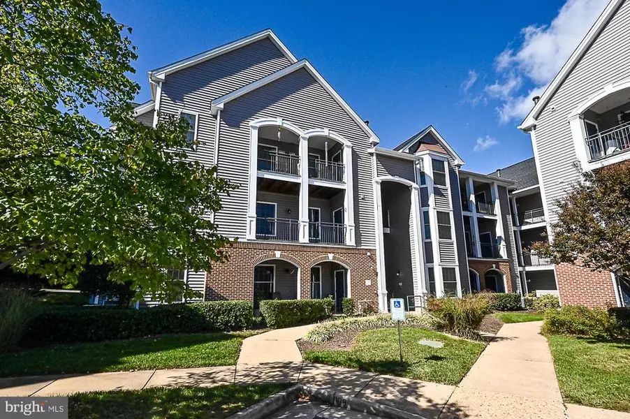 20447 CHESAPEAKE SQ #302, Sterling, VA 20165