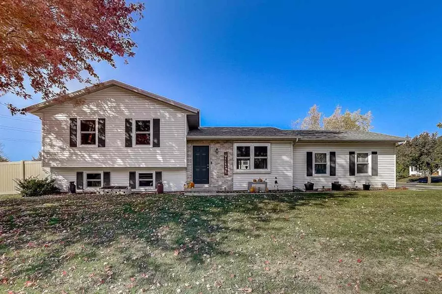 1316 Moline St, Stoughton, WI 53589