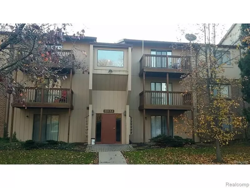 30052 W 12 MILE RD UNIT 61, Farmington Hills, MI 48334 3926