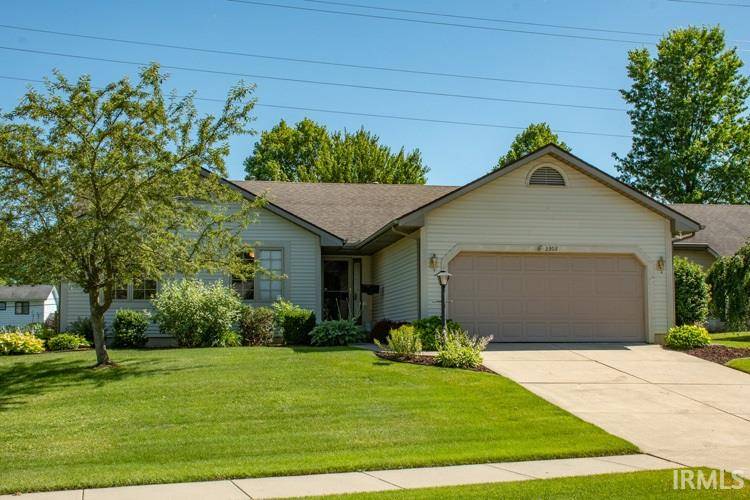 2302 Oakwood Park Drive, South Bend, IN 46628-3475