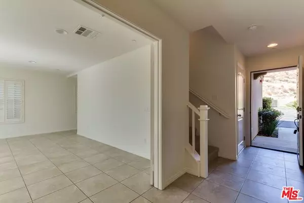 Santa Clarita, CA 91350,22168 Barrington Way #24