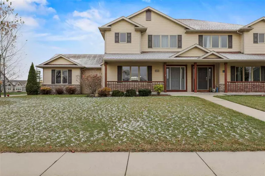 692 Sandstone Tr, Sun Prairie, WI 53590