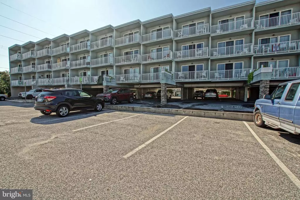 Dewey Beach, DE 19971,100 COLLINS AVE #203