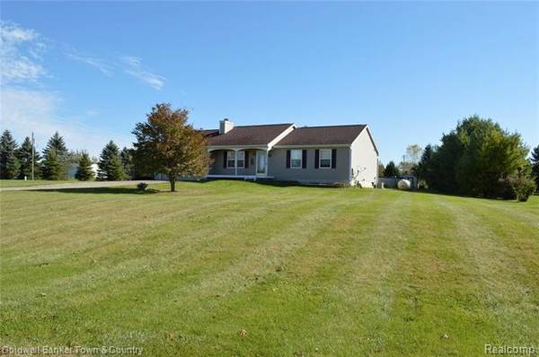 6088 River Rock DR, Fowlerville, MI 48836