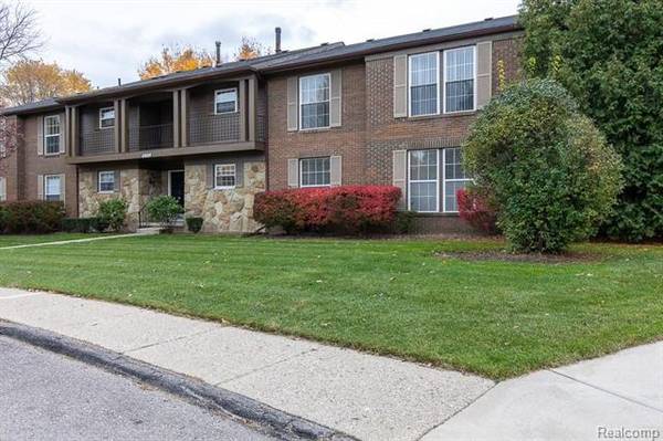 31775 RIDGESIDE DR UNIT 22, Farmington Hills, MI 48334