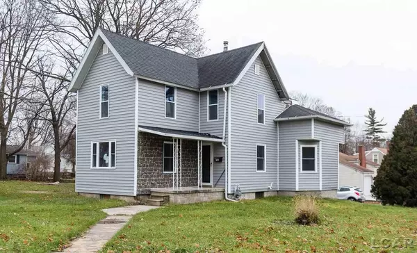 703 Dennis St, Adrian, MI 49221