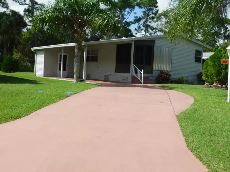 206 Travis Cay Place, Fort Pierce, FL 34982