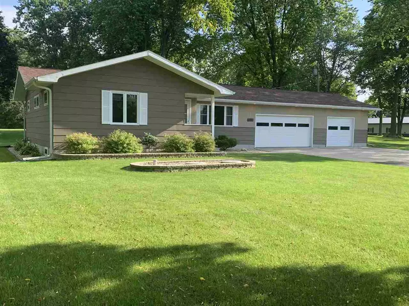 3243 Nelson Rd, Sun Prairie, WI 53590