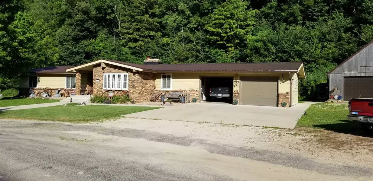 6902 Star Ln, Fennimore, WI 53809