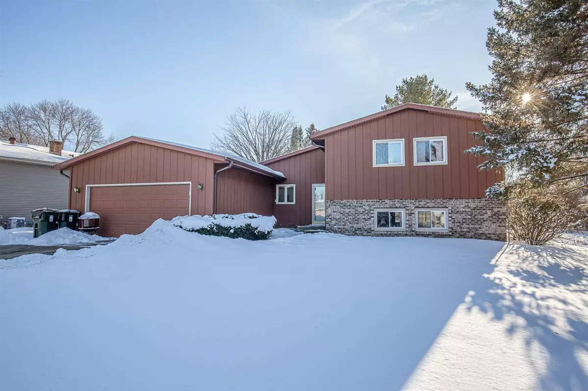 Sun Prairie, WI 53590,303 Grandview Dr