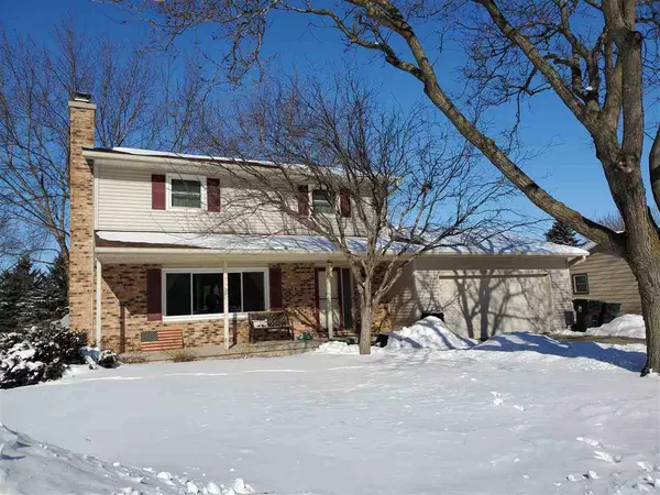 1182 Crossing Ridge Tr, Sun Prairie, WI 53590