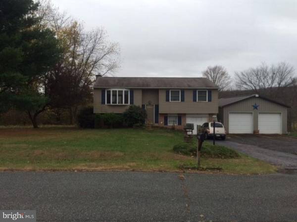 2125 LANTERN LN, East Greenville, PA 18041