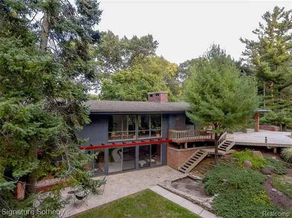 Bloomfield Hills, MI 48302,1800 E TAHQUAMENON CRT