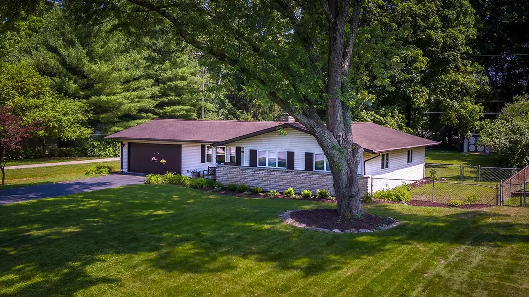 3255 DARBYSHIRE Drive, Hilliard, OH 43026