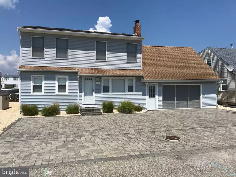 30 MYRTLE DR, Manahawkin, NJ 08050