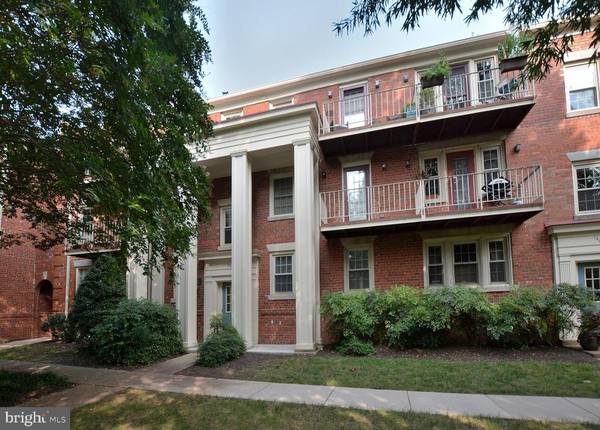 1403 E ABINGDON DR #4, Alexandria, VA 22314