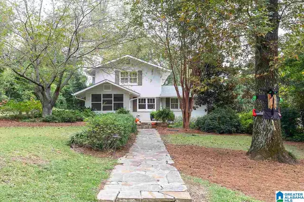 909 OAKLAWN DR, Vestavia Hills, AL 35216