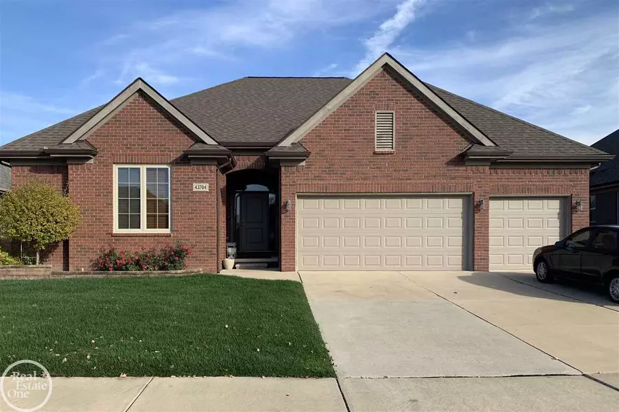 43784 Falcon, Clinton Township, MI 48038