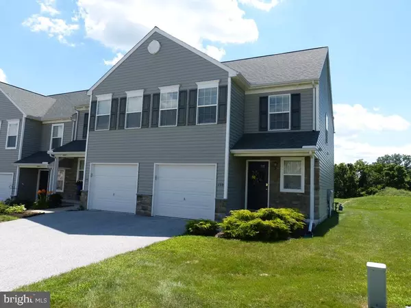 150 LOCUST RUN DR, York, PA 17404