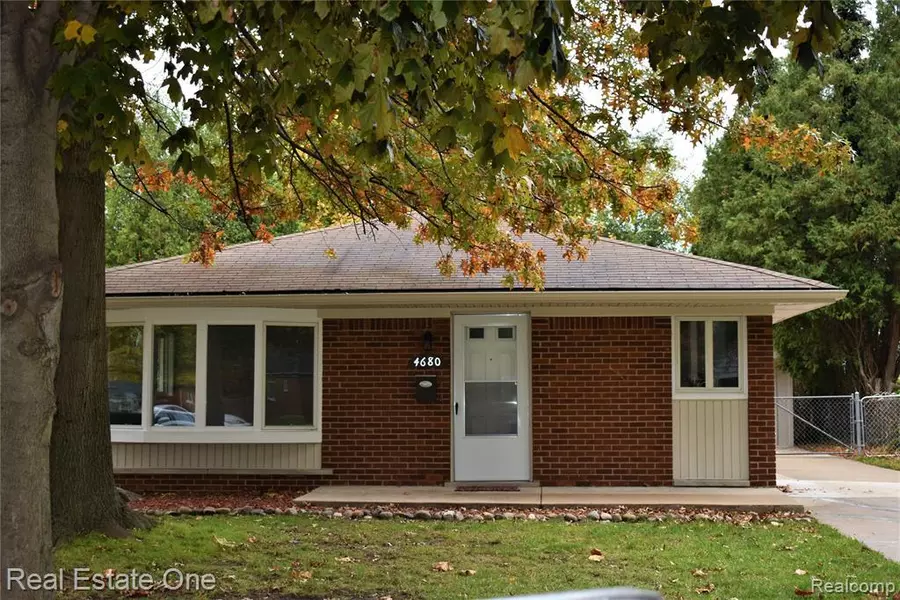 4680 LINCOLN Boulevard, Dearborn Heights, MI 48125 2570